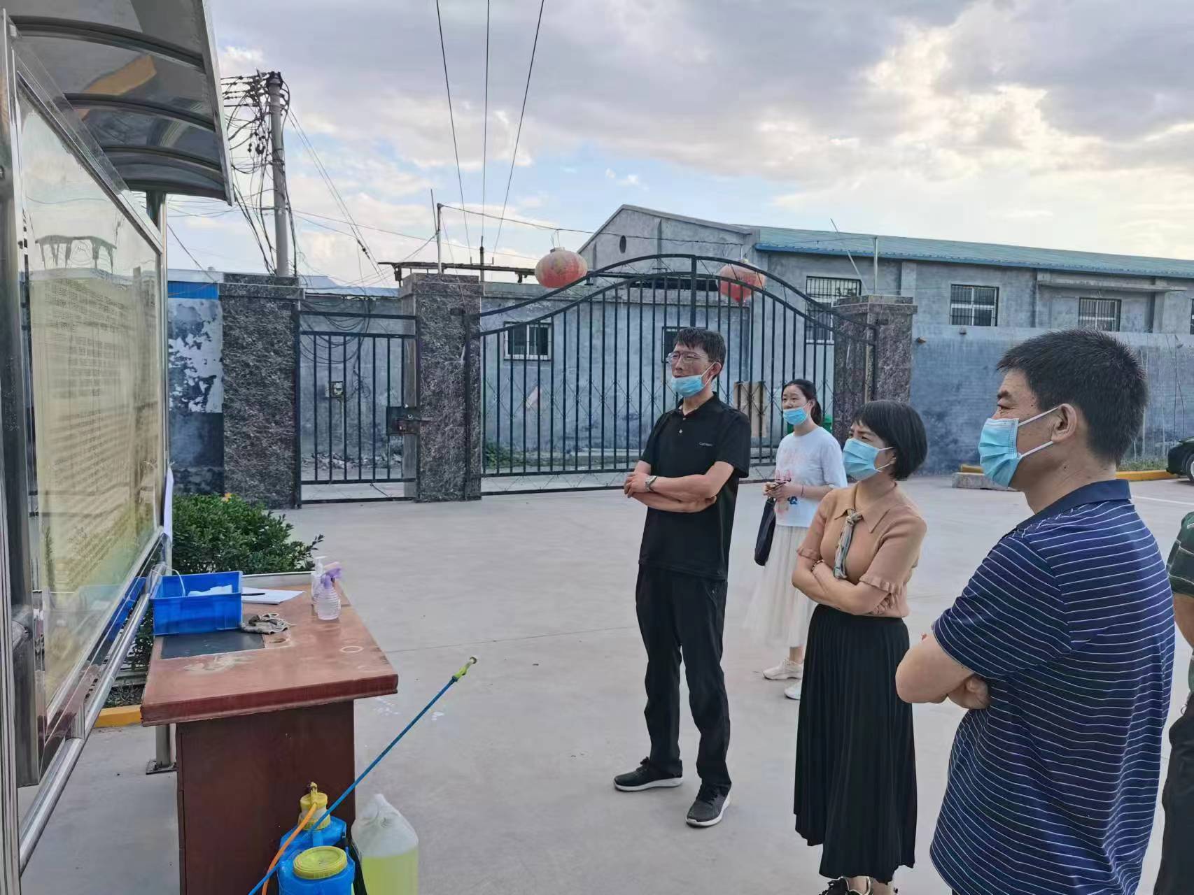 牧野區(qū)副區(qū)長秦丹丹，科工信局張局長蒞臨新航參觀指導工作。